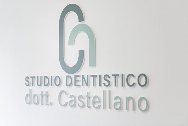Progettazione, realizzazione ed arredo studio dentistico a Verona Studio Dentistico Dott. Castellano xzlab.