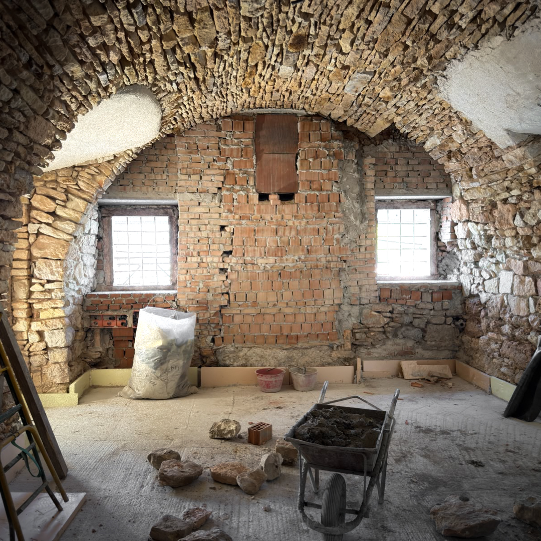 Restauro conservativo di un rustico in provincia di Verona, intervento di recupero della muratura in pietra con progettazione e direzione lavori xzlab.